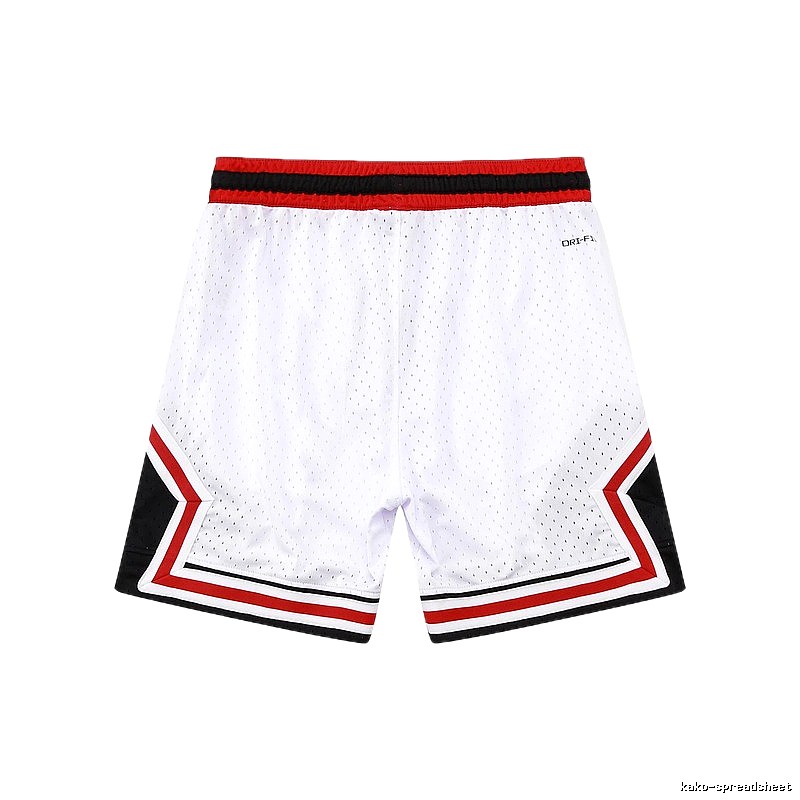 AJ sporty white shorts