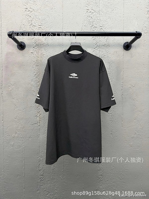 Balenciaga minimalist style black T-shirt