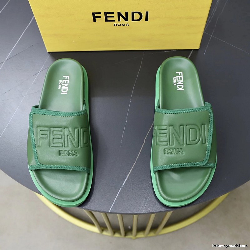 Fendi Roma Collection Minimalist Style Green Slide Sandals