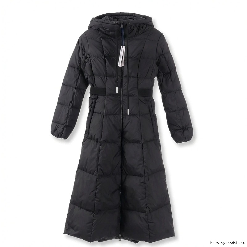 Long black down jacket of Moncler