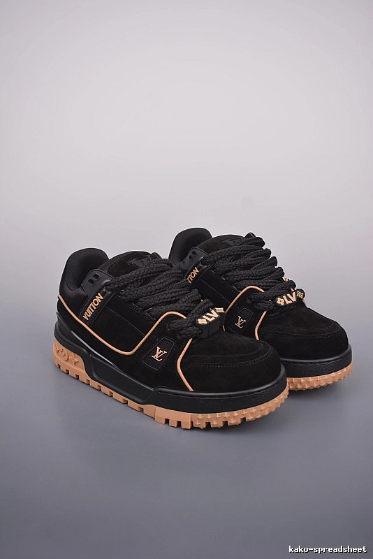 Nike Black and Brown Low-Top Sneakers with Streamlined Sole