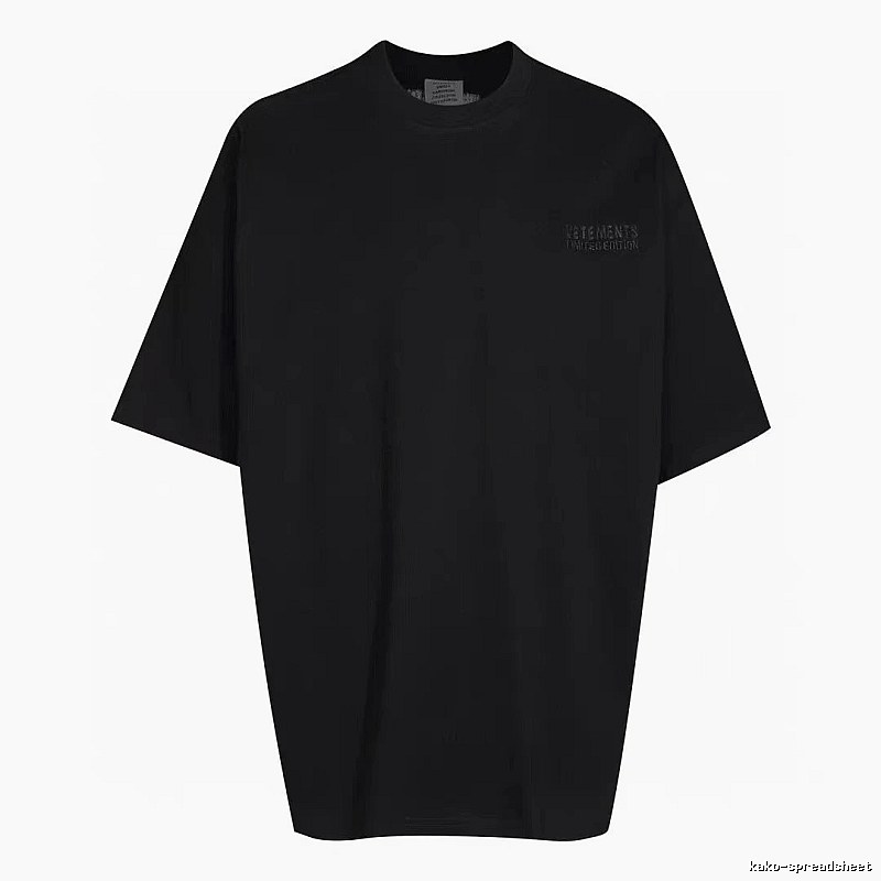 Relaxed Statement graphic T-shirt Black Colorful Lucky with Versatile Design