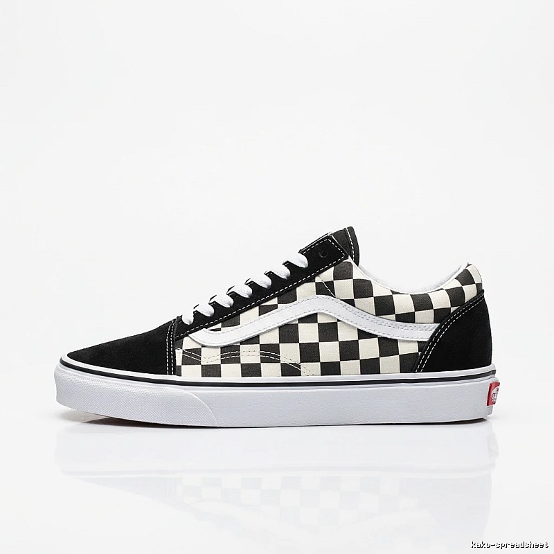 Vans checkered retro style skate shoes